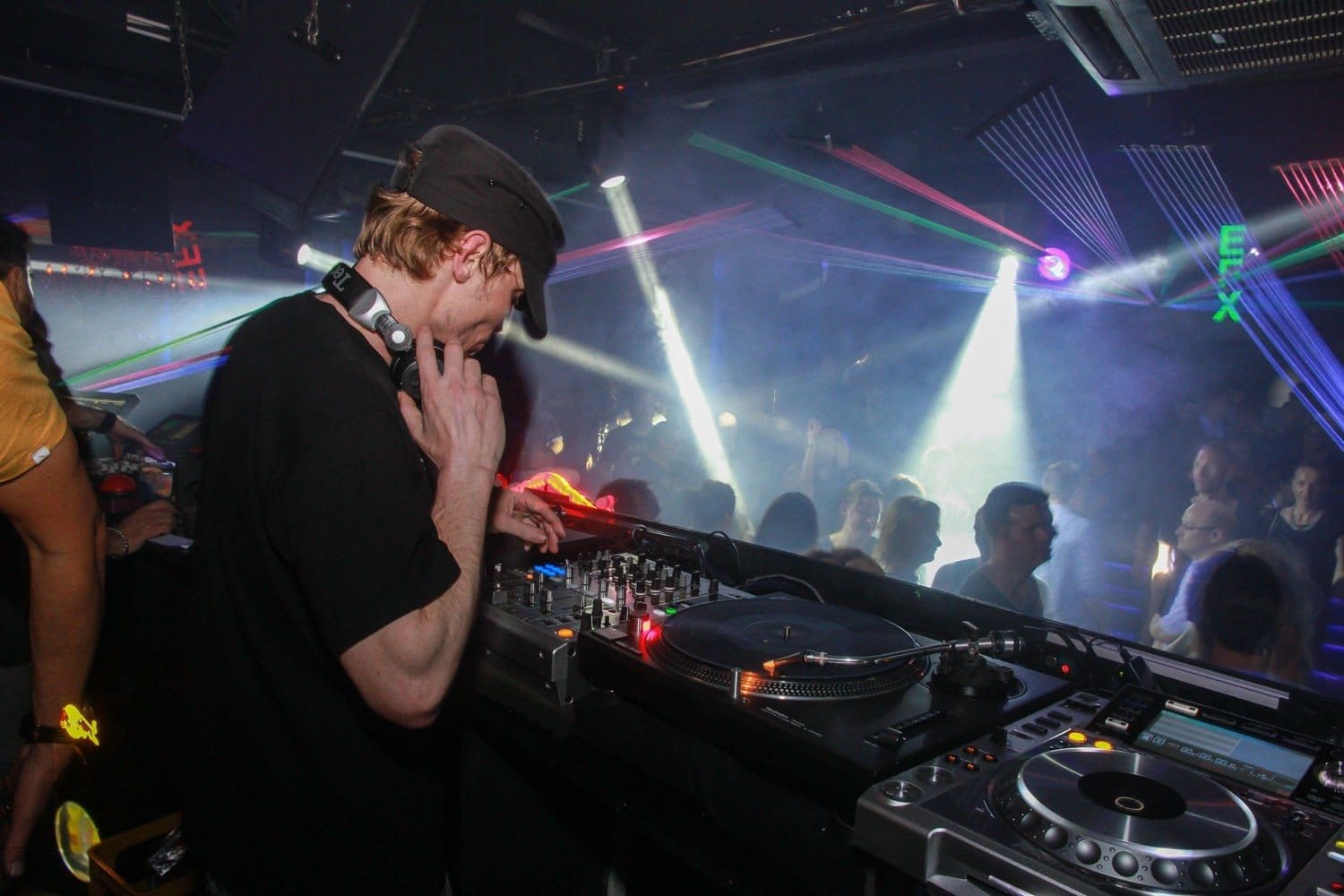 EFX-Revival-20150524-061-VN